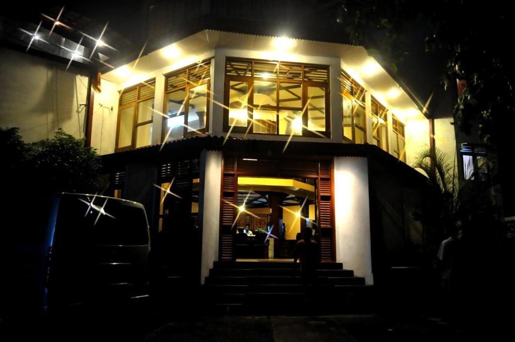 Lavendish Beach Resort Unawatuna Buitenkant foto