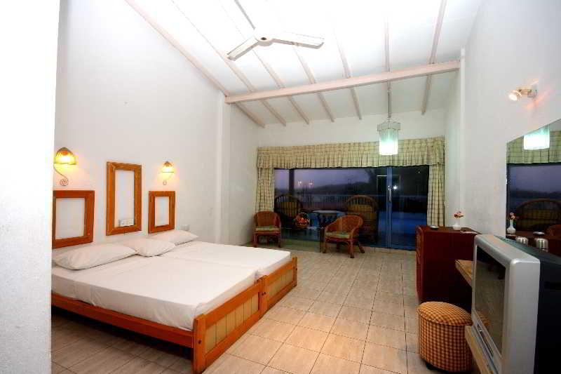 Lavendish Beach Resort Unawatuna Buitenkant foto