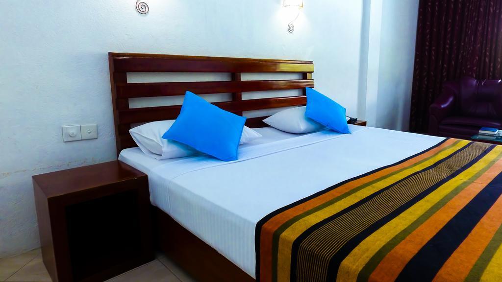 Lavendish Beach Resort Unawatuna Buitenkant foto