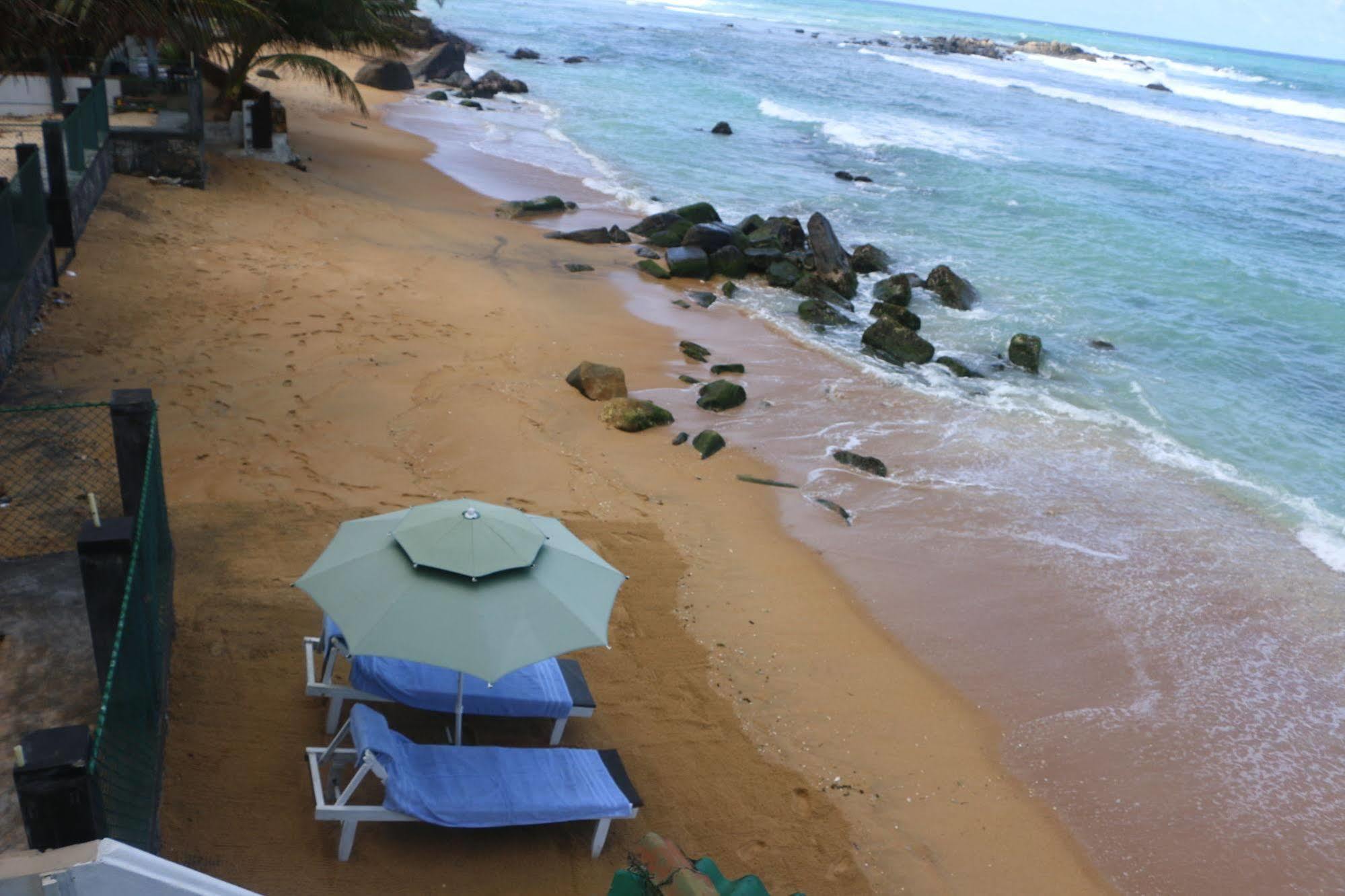 Lavendish Beach Resort Unawatuna Buitenkant foto