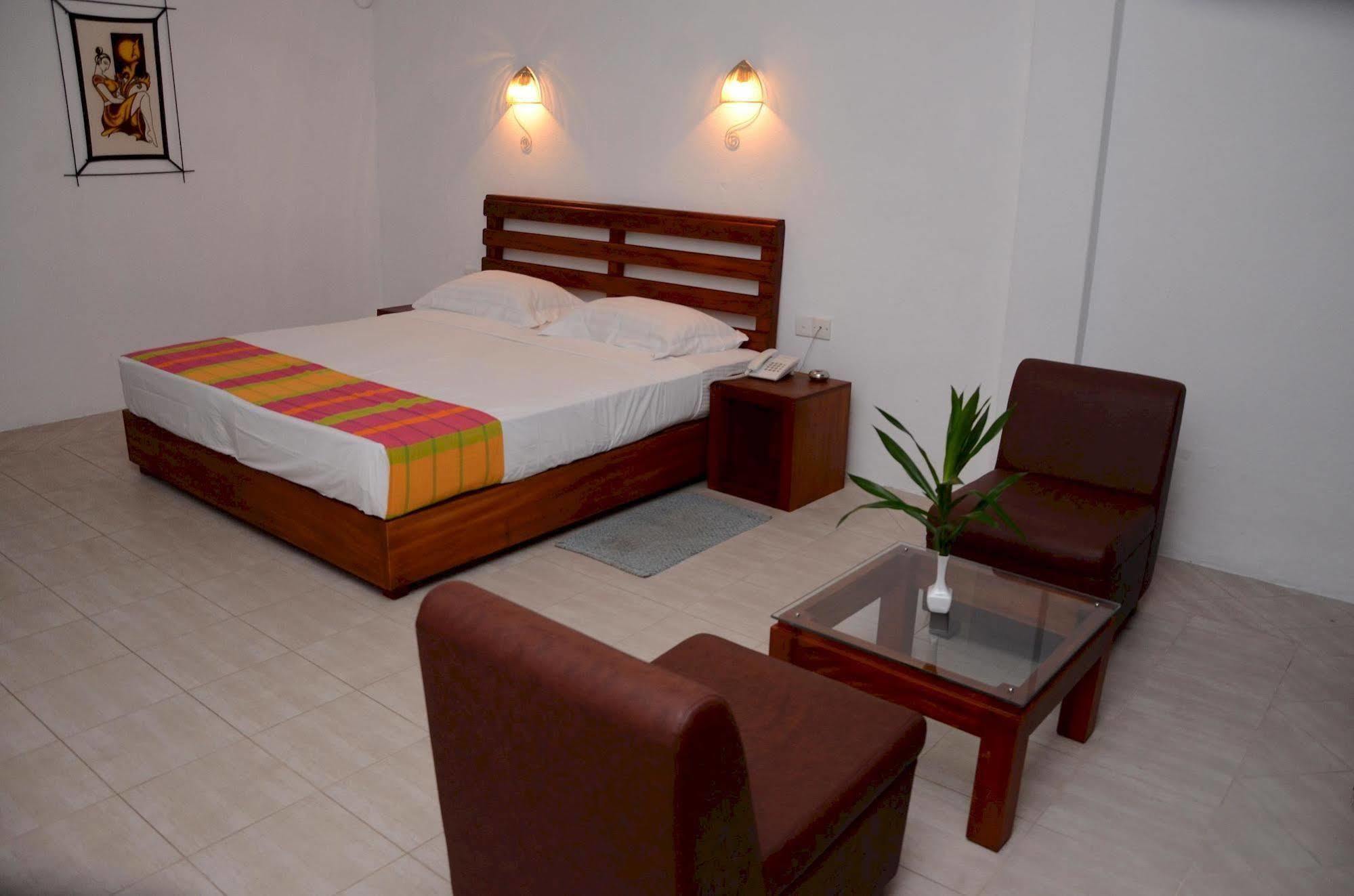 Lavendish Beach Resort Unawatuna Buitenkant foto
