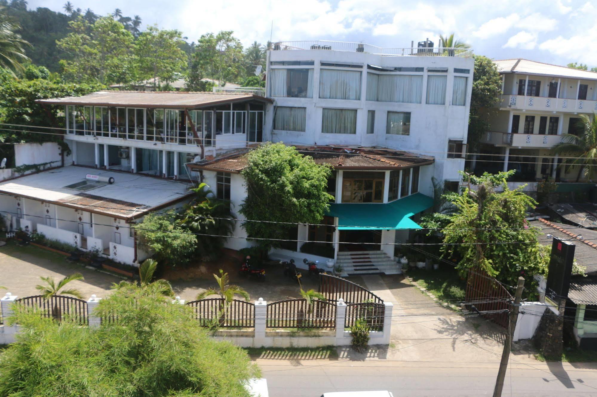 Lavendish Beach Resort Unawatuna Buitenkant foto