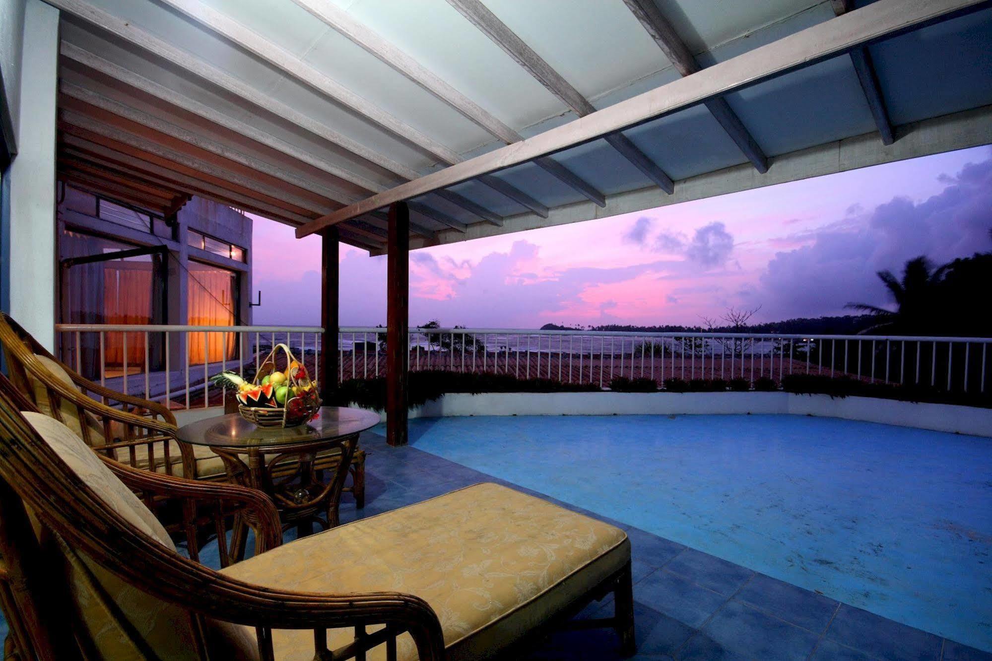 Lavendish Beach Resort Unawatuna Buitenkant foto