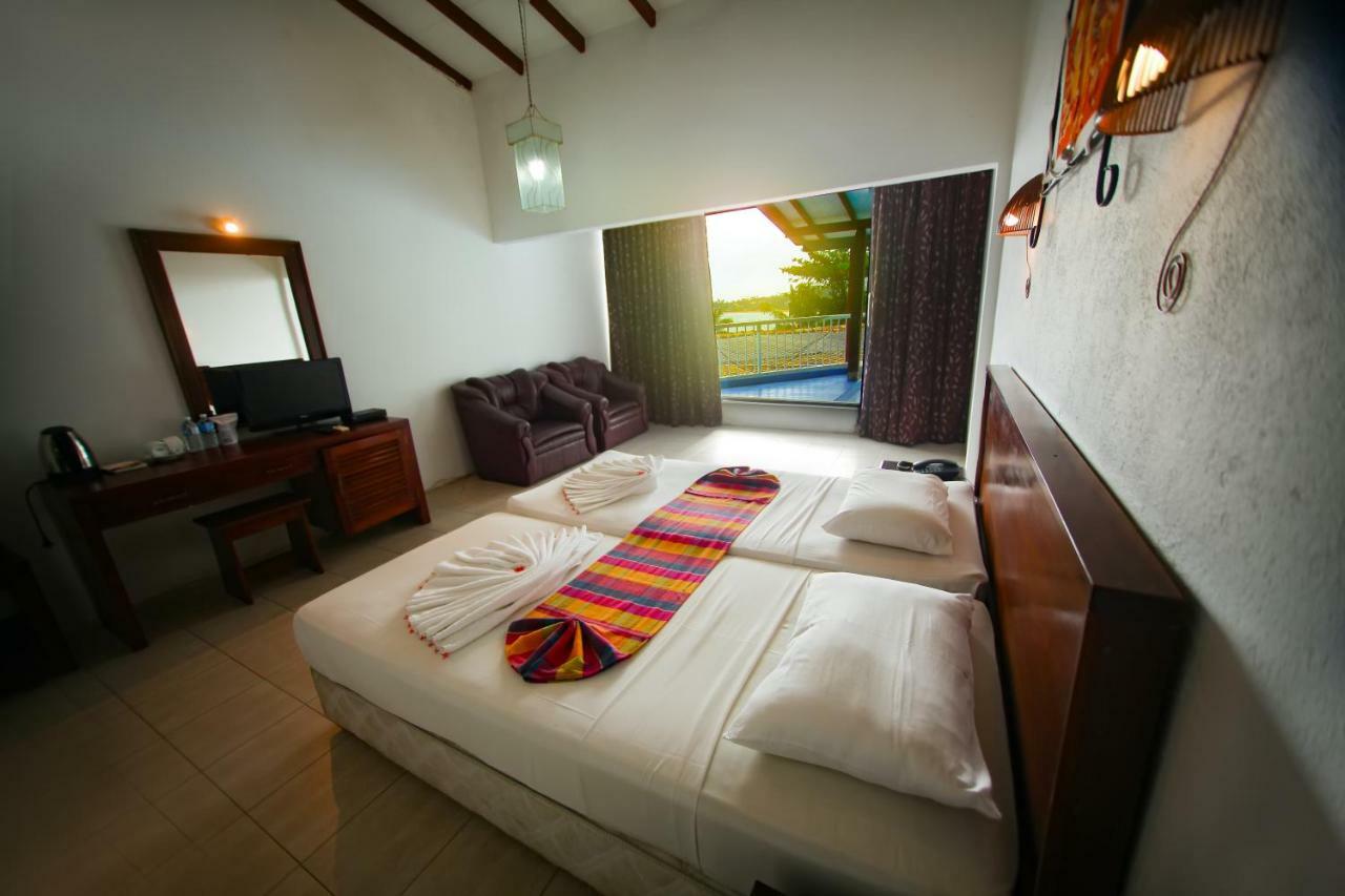 Lavendish Beach Resort Unawatuna Buitenkant foto