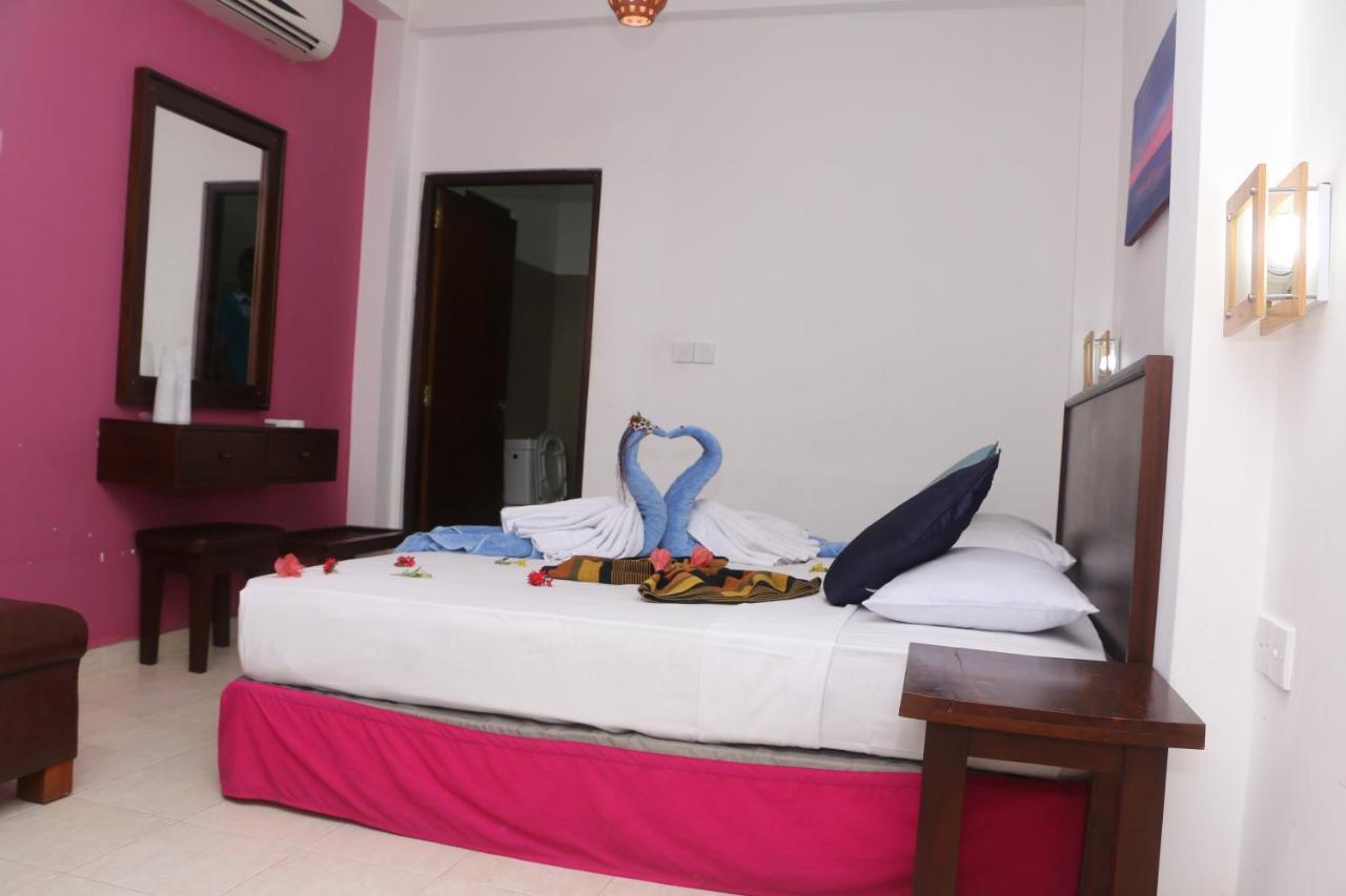Lavendish Beach Resort Unawatuna Buitenkant foto
