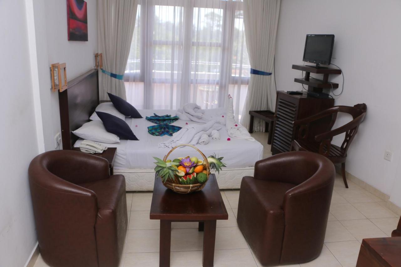 Lavendish Beach Resort Unawatuna Buitenkant foto